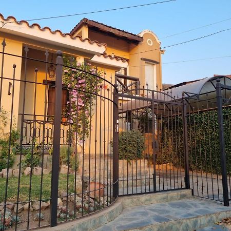 Hostal Las Rosas Salta Buitenkant foto
