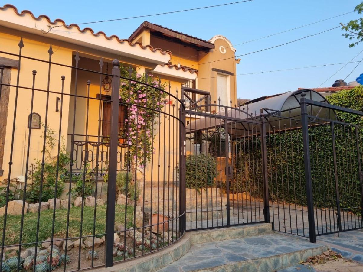 Hostal Las Rosas Salta Buitenkant foto