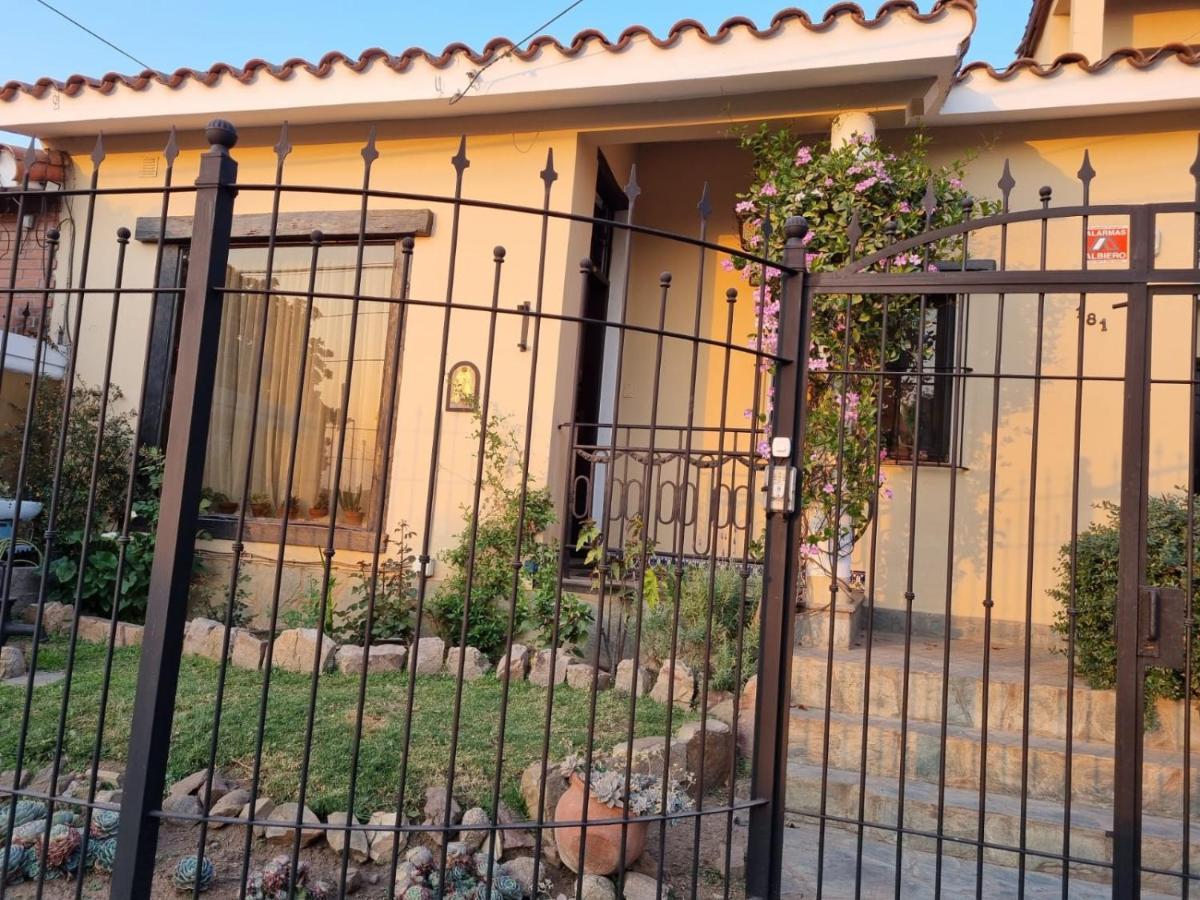 Hostal Las Rosas Salta Buitenkant foto