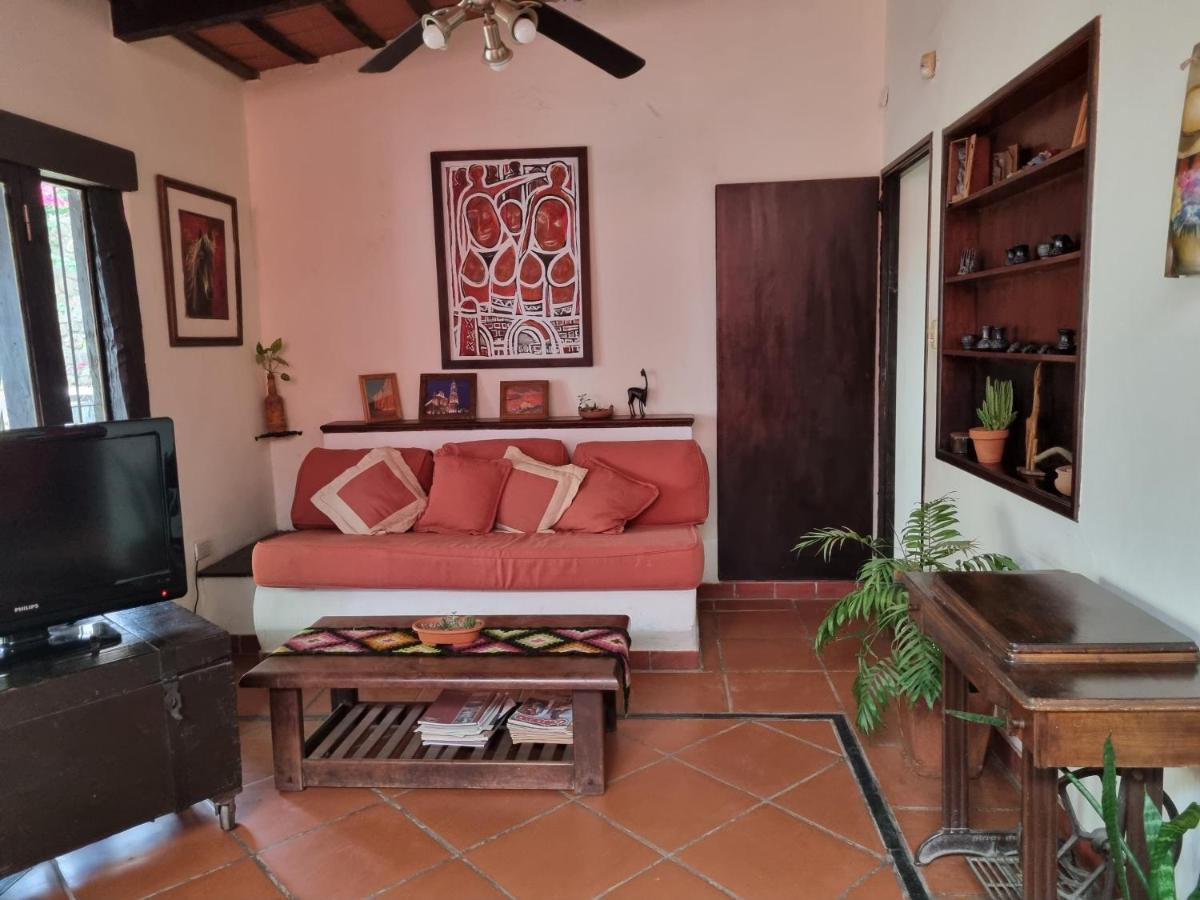 Hostal Las Rosas Salta Buitenkant foto